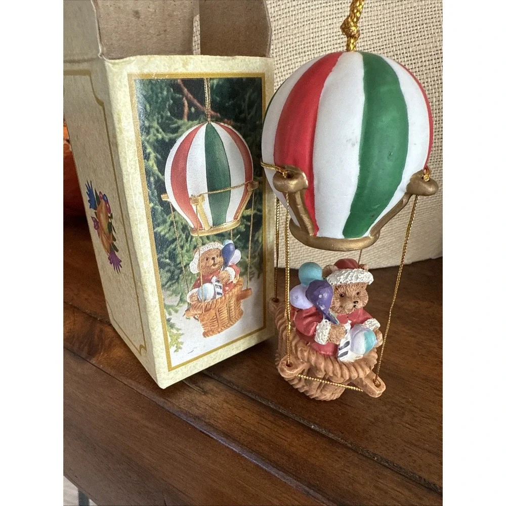 VINTAGE NOBEL HALL FLYING HIGH TEDDY LITE-UP BALLOON ORNAMENT New Box Christmas